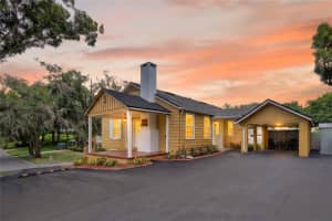 102 N Clayton St, MOUNT DORA