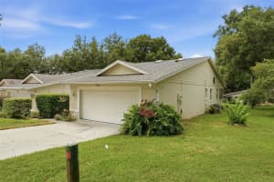 8928 VILLAGE GREEN BOULEVARD, CLERMONT, FL 34711 - MLS#MFRG5114092