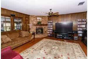 10200 NW 6th Pl, Gainesville, FL 32607, Sold 03/24/17