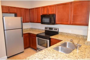 2938 SW 35th Pl APT 27, Gainesville, FL 32608, Sold 05/02/17