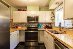 4229 SW 68th Terrace, Gainesville, FL 32608, Sold 04/30/20