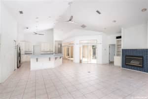 2902 SW 68th Ln, Gainesville, FL 32608, Sold 11/30/20