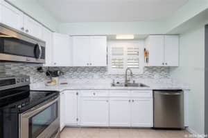 1215 NW 94th St, Gainesville, FL 32606, Sold 10/21/20