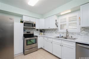 1215 NW 94th St, Gainesville, FL 32606, Sold 10/21/20