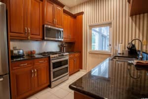10448 NW 35th Pl, Gainesville, FL 32606, Sold 09/23/21