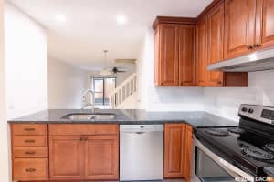 2208 NW 39th St, Gainesville, FL 32606, Sold 12/01/21