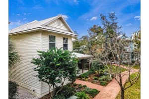 5019 NW 12th Ln, Gainesville, FL 32605, Sold 01/07/22