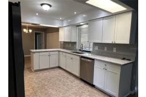 1917 Rolling Green Cir, Sarasota, FL 34240, Sold 03/08/22