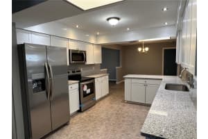 1917 Rolling Green Cir, Sarasota, FL 34240, Sold 03/08/22