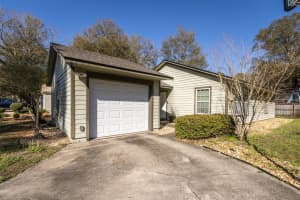 2047 SW 73rd St, Gainesville, FL 32607, Sold 04/15/22