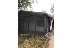 8415 Palmetto Cir, Gainesville, FL 32653, Sold 04/21/22