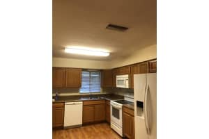 8415 Palmetto Cir, Gainesville, FL 32653, Sold 04/21/22