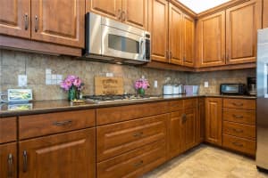 10429 SW 37th Pl, Gainesville, FL 32608, Sold 06/14/22
