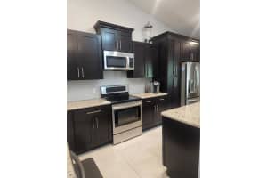 4909 SW 10TH LN #4909, GAINESVILLE, FL 32607 Sold 10/14/22