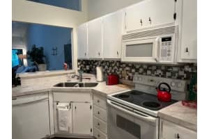 911 SW 51ST WAY, GAINESVILLE, FL 32607 Sold 03/17/23