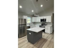 18132 DOUGLASS STREET, HIGH SPRINGS, FL 32643 Sold 03/03/25