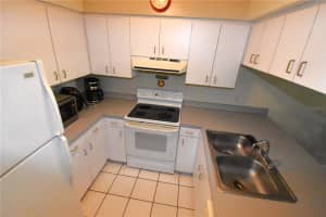 2735 35TH PLACE, GAINESVILLE, FL 32608 Sold 06/10/25