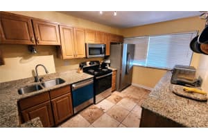 2752 14TH DRIVE, GAINESVILLE, FL 32608 Sold 09/27/24