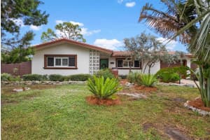 1699 ALCAZAR WAY, ST PETERSBURG, FL 33712 Sold 12/30/24