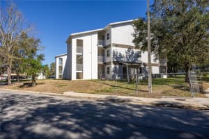 6519 NEWBERRY ROAD, GAINESVILLE, FL 32605 - MLS#MFRGC526318
