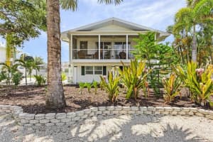 140 Bay Mar Dr, FORT MYERS BEACH