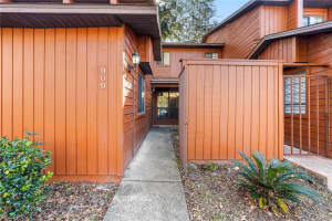 909 57TH DRIVE, GAINESVILLE, FL 32607 Sold 03/17/25