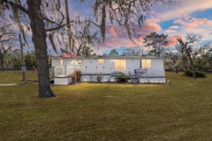 262 S COUNTY ROAD 21, HAWTHORNE, FL 32640 Sold 05/09/25