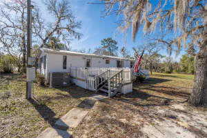 262 S COUNTY ROAD 21, HAWTHORNE, FL 32640 Sold 05/09/25
