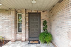 906 Crestview Dr Auburndale, FL 33823 - Off Market