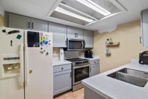945 56TH TERRACE, GAINESVILLE, FL 32607 Sold 08/15/25