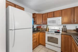 111 16TH AVENUE, GAINESVILLE, FL 32601 Sold 04/11/25