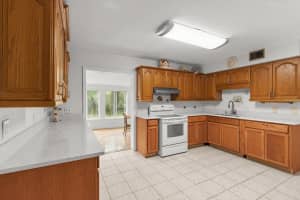 841 PALM SPRINGS TERRACE, CRYSTAL RIVER, FL 34429 Sold 10/31/25