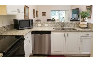 13200 NEWBERRY ROAD, NEWBERRY, FL 32669 Sold 05/05/25