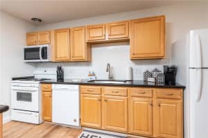 1700 16TH COURT, GAINESVILLE, FL 32608 Sold 08/04/25