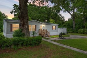 610 251ST STREET, NEWBERRY, FL 32669 Sold 11/21/25