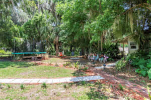 561 LAKEVIEW DRIVE, KEYSTONE HEIGHTS, FL 32656 - MLS#MFRGC530998