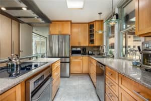2010 32ND TERRACE, GAINESVILLE, FL 32605 - MLS#MFRGC531918