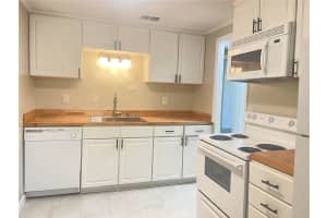 2490 14TH DRIVE, GAINESVILLE, FL 32608 - MLS#MFRGC532591