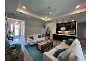 579 Sw 122nd Ter Newberry, FL 32669 - Off Market