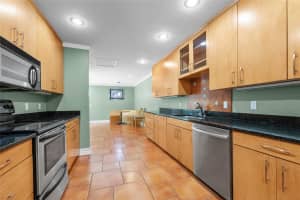 1633 19TH CIRCLE, GAINESVILLE, FL 32605 - MLS#MFRGC532899