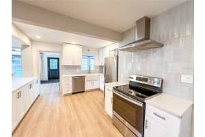 215 16TH AVENUE, GAINESVILLE, FL 32601 - MLS#MFRGC533221