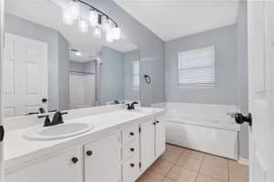 6621 Sw 81st St Gainesville, FL 32608 - Off Market