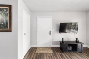 6519 NEWBERRY ROAD, GAINESVILLE, FL 32605 - MLS#MFRGC533358