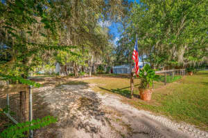 152 VIOLET CIRCLE, INTERLACHEN, FL 32148 - MLS#MFRGC533858