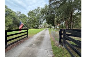 8762 STATE ROAD 26, NEWBERRY, FL 32669 Sold 12/21/25