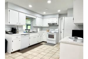 2240 14TH AVENUE, GAINESVILLE, FL 32605 - MLS#MFRGC534307