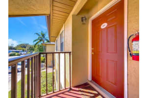 10199 Sailwinds Blvd S #201, LARGO