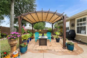 901 254TH DRIVE, NEWBERRY, FL 32669 - MLS#MFRGC534357