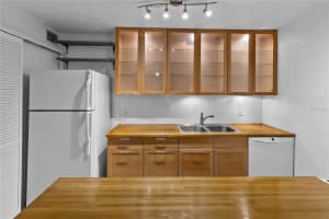 1015 9TH STREET, GAINESVILLE, FL 32601 - MLS#MFRGC534746