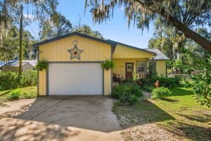 832 LAKE SHORE TERRACE, INTERLACHEN, FL 32148 - MLS#MFRGC534819